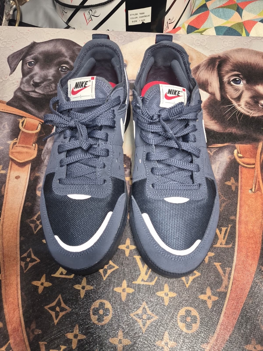 Nike Men’s Navy and Red Low-Top Sneakers